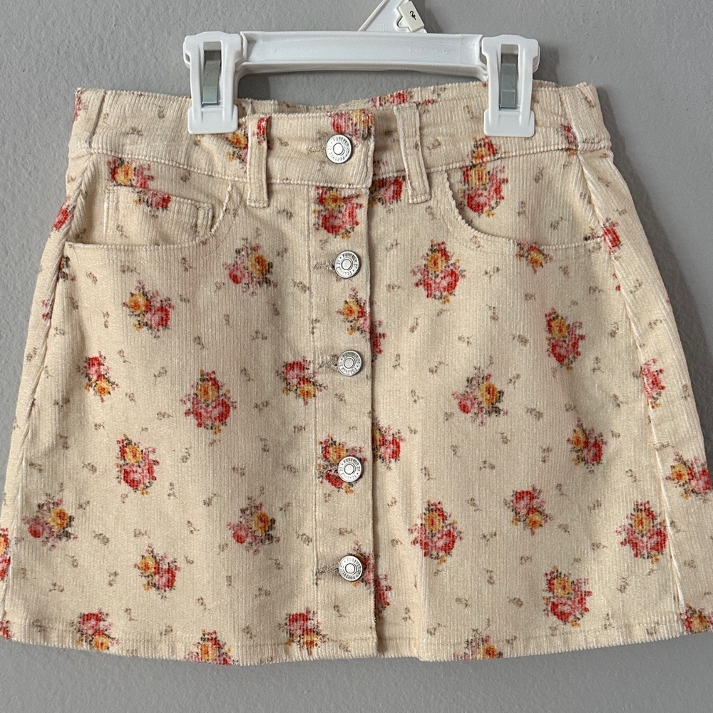 Forever 21 Beige Floral Button Skirt